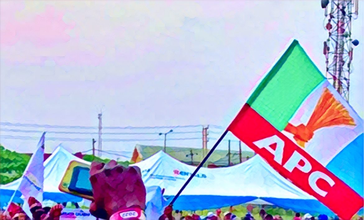Suspended Edo LG Chairmen, 13 Councillors Defect to APC Suspended Edo LG Chairmen, 13 Councillors Defect to APC
